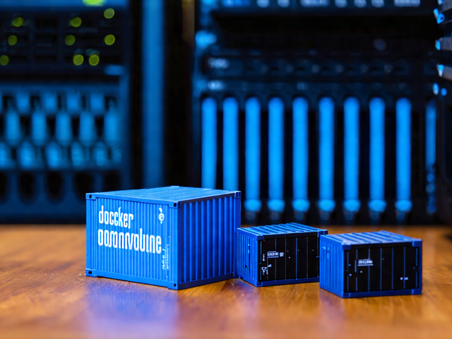 docker volume